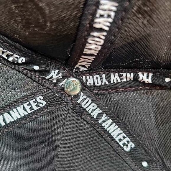 MLB Logo Embroidered Boston Red Sox Baseball Cap - Picture 8 of 9